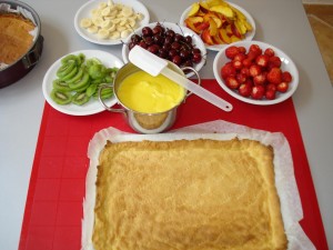 Preparazione della crostata di frutta