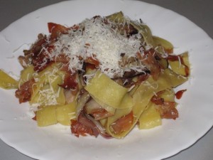 pappardelle con radicchio e speck