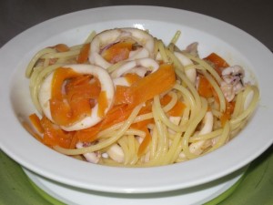 spaghetti calamari e carote