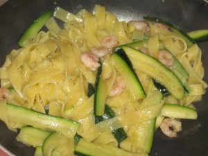 tagliatelle zucchine e gamberetti