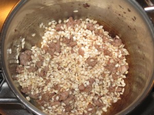 Tostatura del riso con salsiccia