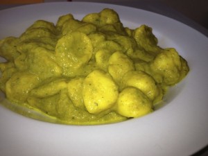 orecchiette alla crema di zucchine e curcuma