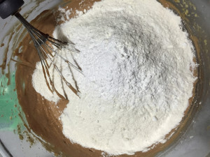preparazione impasto plumcake al cioccolato